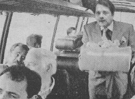 jollyboyscoach.jpg (16803 bytes)