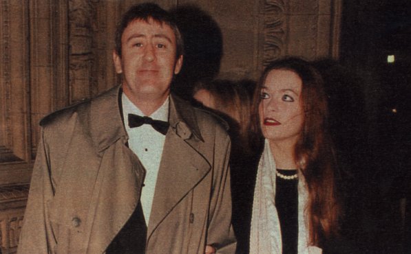 nicholaslyndhurstandlucysmith.jpg (42166 bytes)