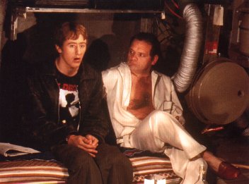 therussiansarecomming.jpg (21158 bytes)